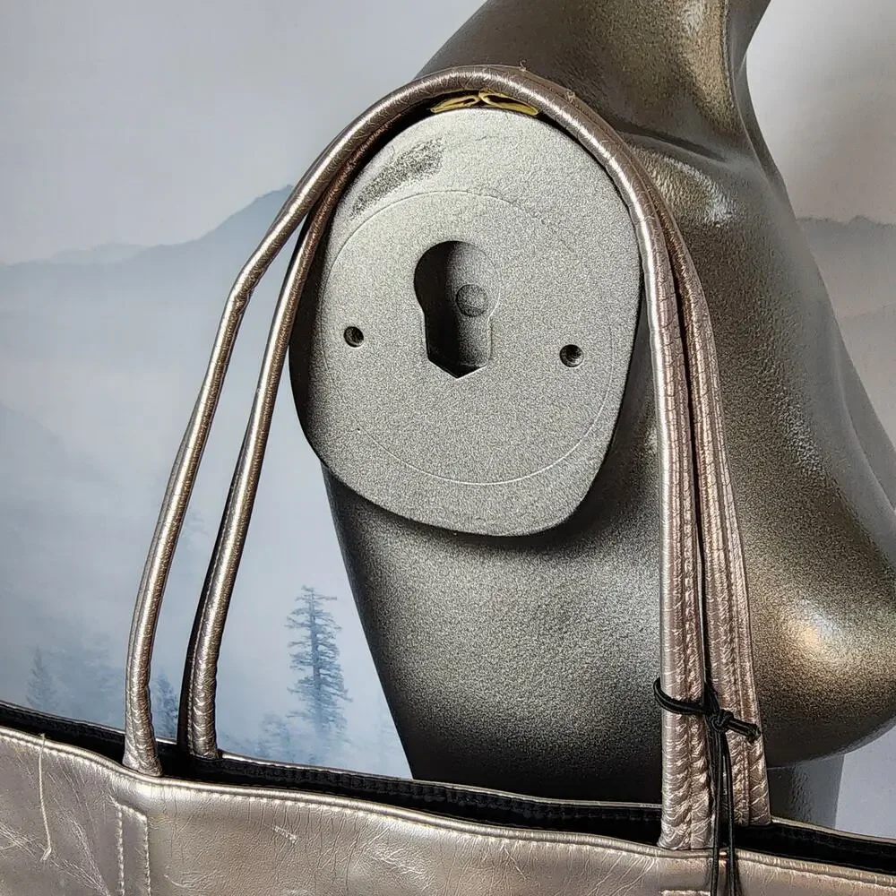 NWT DKNY Silver Skyline Shopping Tote / Sac / Shoulder Bag